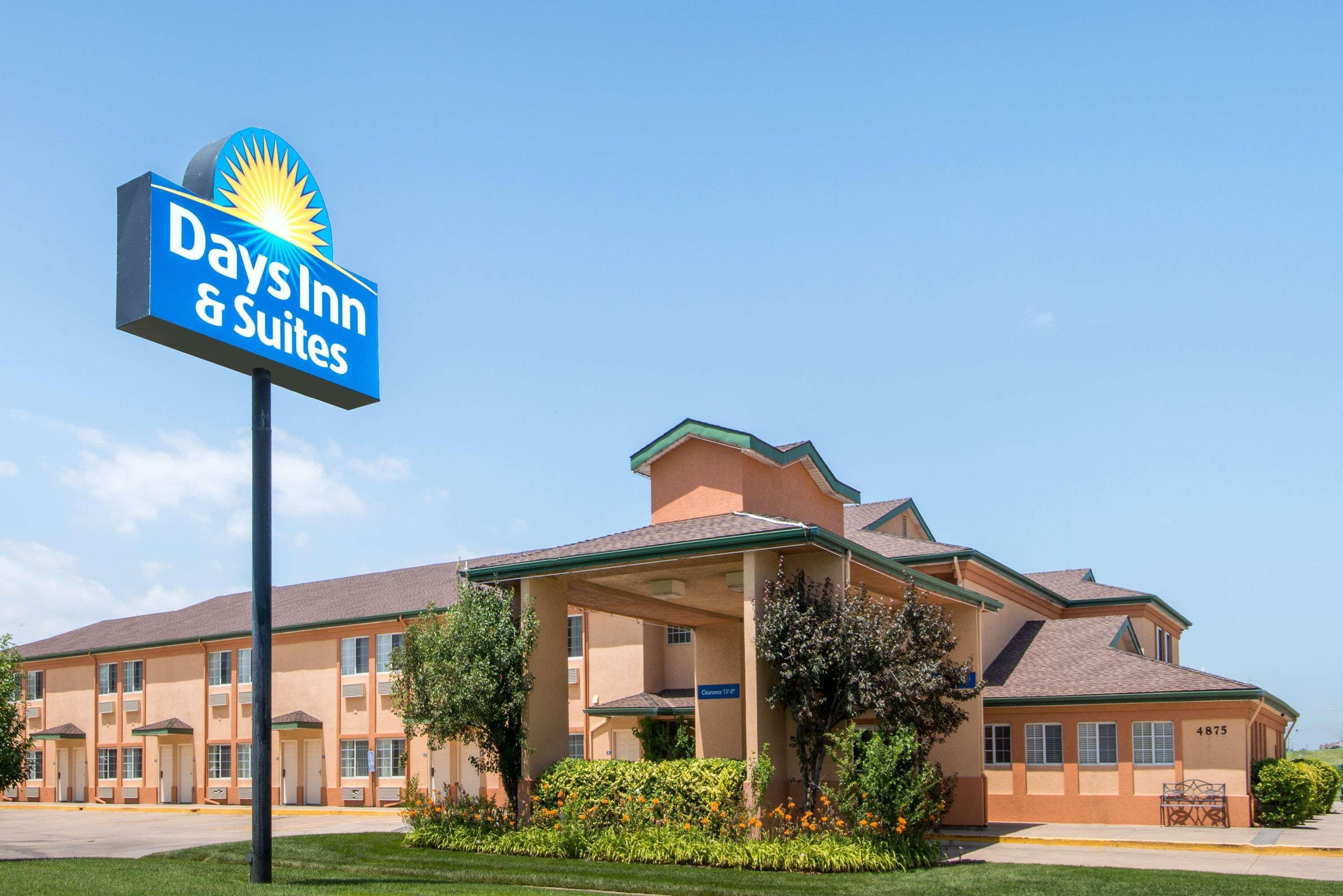Days & By Wyndham Hotel Wichita