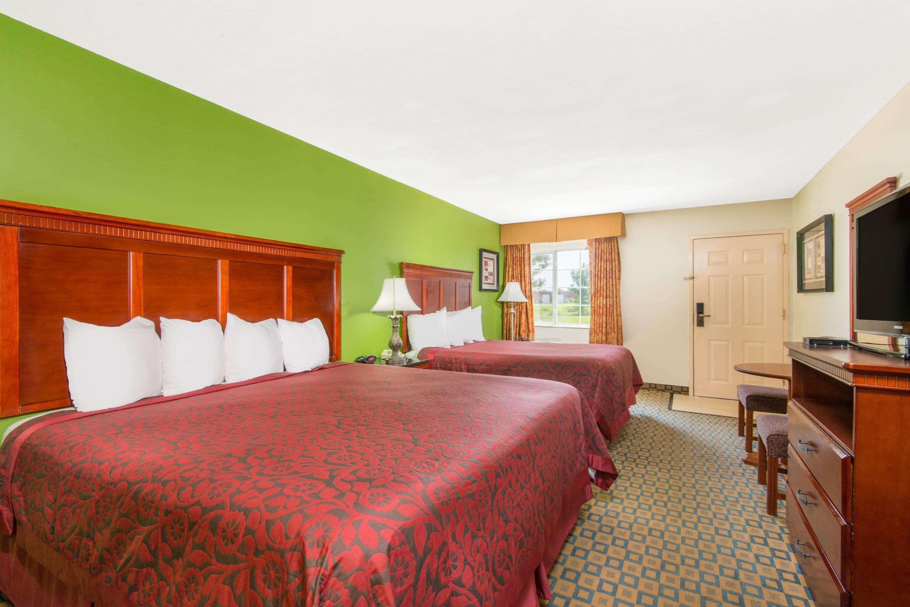 Days & By Wyndham Wichita