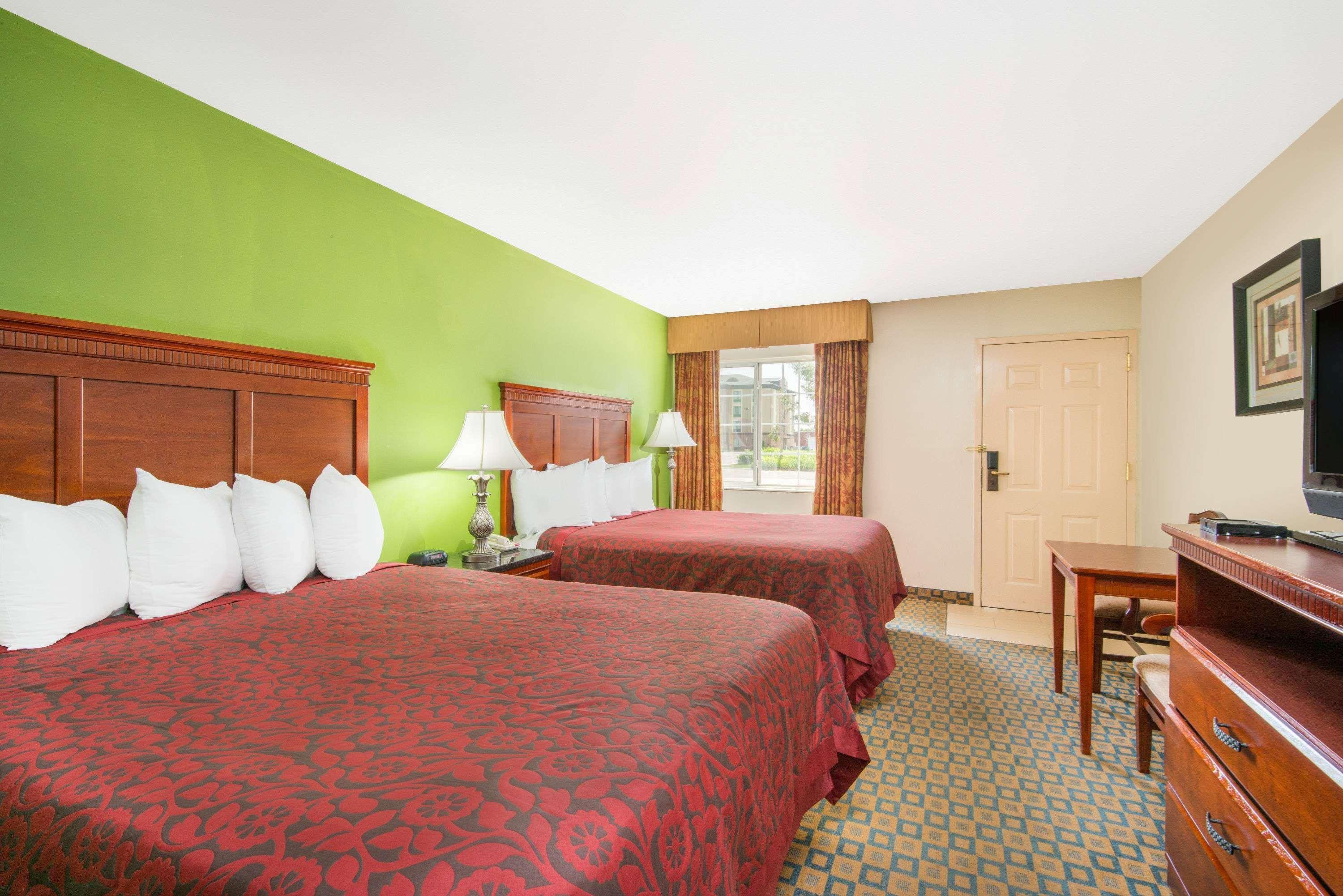Days & By Wyndham Wichita